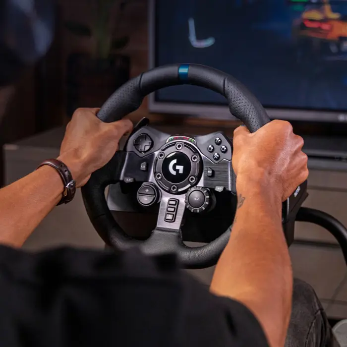 logitech-g-g923-racing-wheel-and-pedals-for-ps5-ps4-and-pc-12203-gamlogkon0008.webp