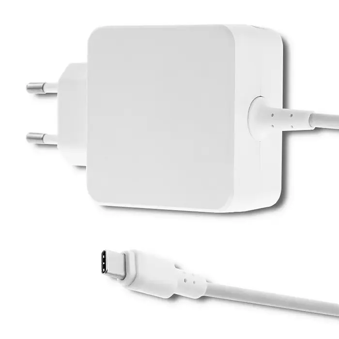 qoltec-50194-power-adapter-45w-5-20v-2-3a-usb-c-pd-white-48964-wlononwcrfpi3.webp