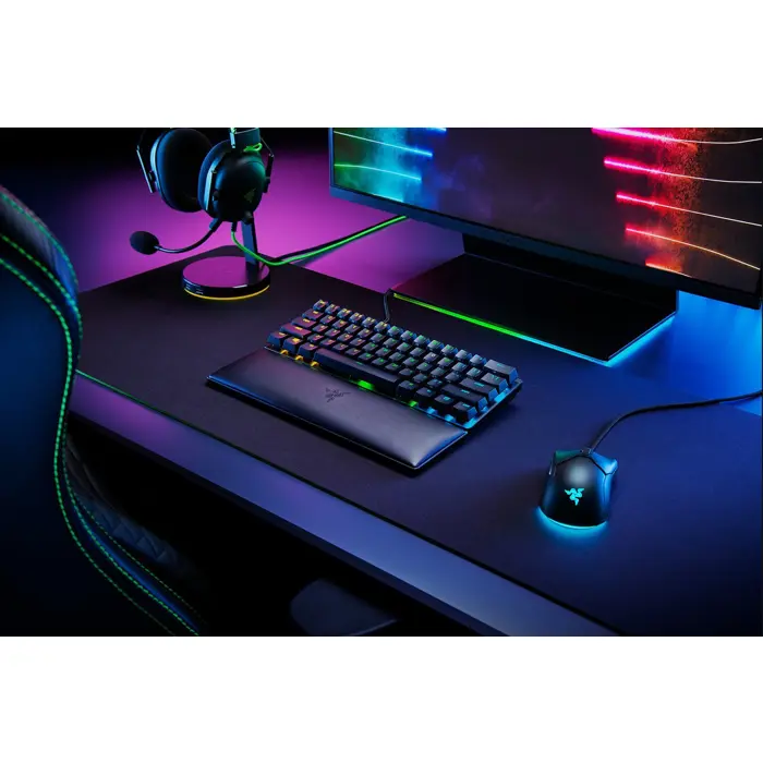 razer-rc21-01720100-r3m1-wrist-rest-leather-memory-foam-blac-69495-wlononwcrderp.webp