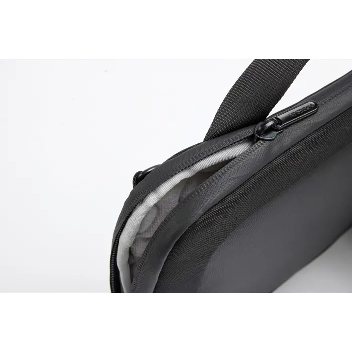 xd-design-laptop-bag-executive-14-pn-p706221-88657-tpexddtor0002.webp